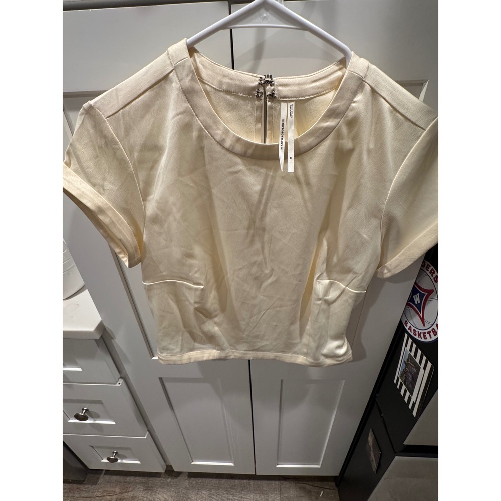 Anthropologie Cream Satin Short Sleeve Crop Top Side Zip Back Keyhole Mens M